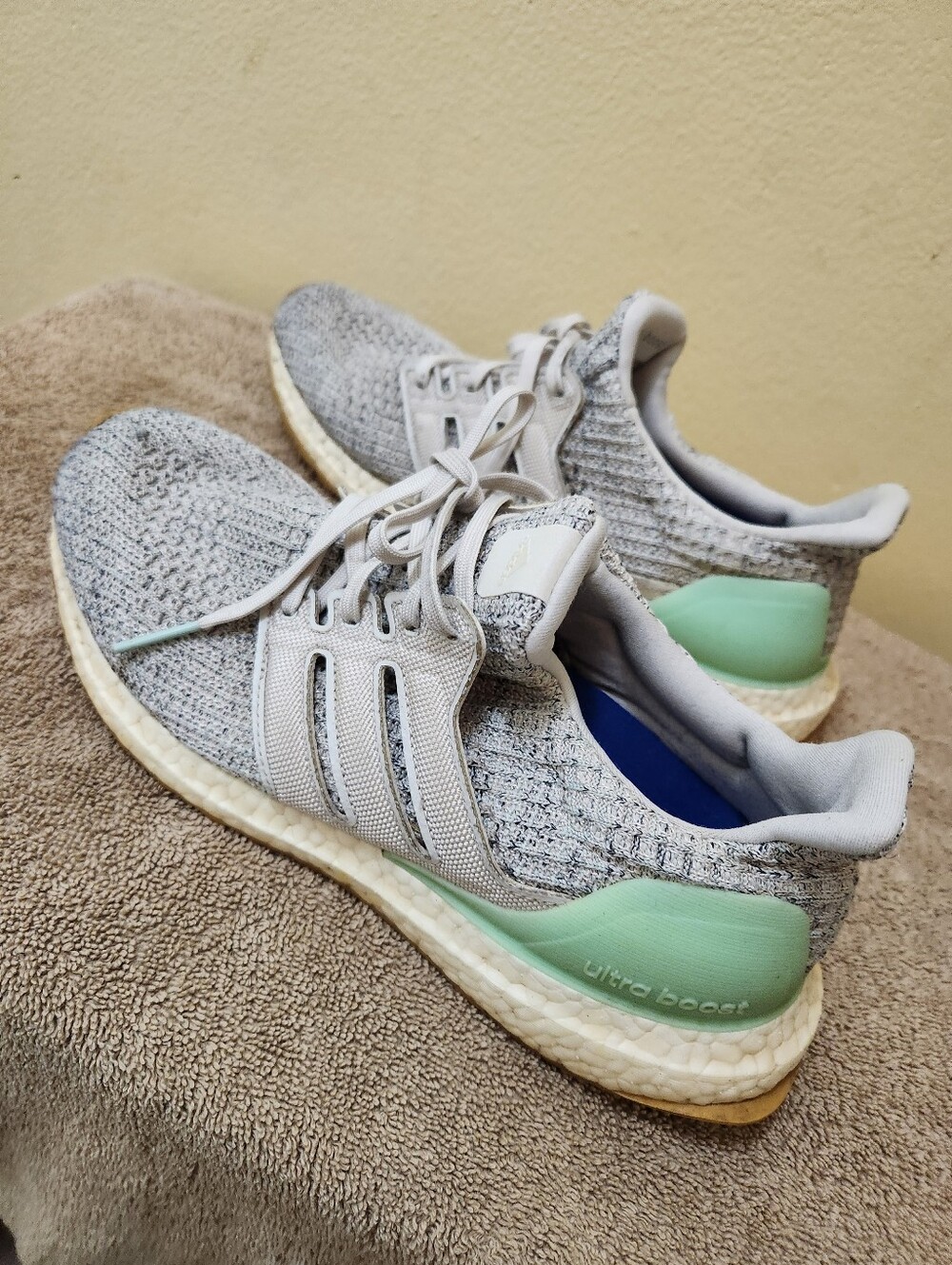 Adidas Ultraboost women Running Shoes Mint Gree size 8